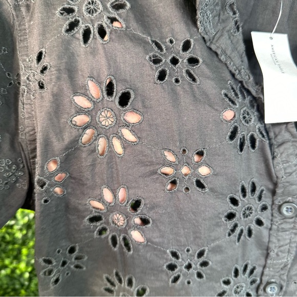 Black american eagle eyelet black  button down nwt - Picture 4 of 6